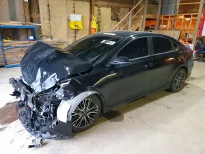 Kia Cerato / Forte / K3 GT LINE 2 L 4 2024