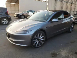 Tesla Model 3 2025