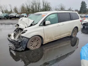 Toyota Sienna XLE 3.5L 6 2017
