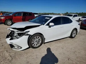 Toyota Camry LE 2.5L 4 2022