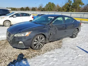Nissan Altima SR 2.5L 4 2019