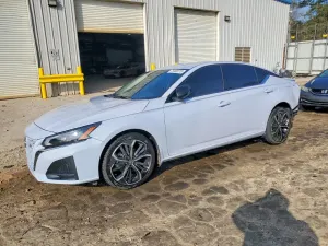 Nissan Altima SR 2.5L 4 2023