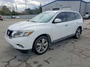 Nissan Pathfinder S 3.5L 6 2013