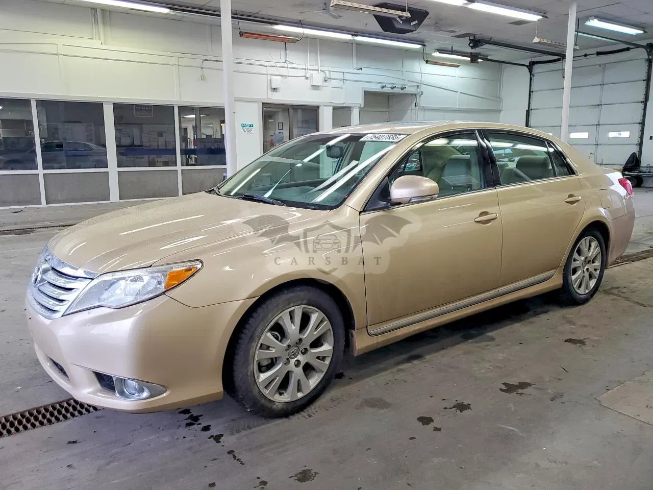 Toyota Avalon BASE 3.5L 6 2011