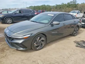 Hyundai Elantra SEL 2.0L 4 2024