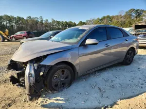 Hyundai Elantra SEL 2.0L 4 2023