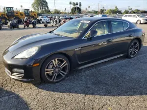 Porsche Panamera S 4.8L 8 2011