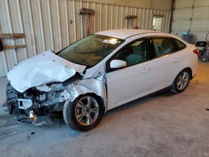 Ford Focus SE 2.0L 4 2014