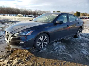 Nissan Altima SV 2.5L 4 2022