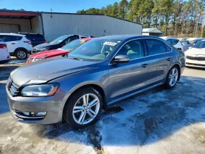Volkswagen Passat SEL 2.0L 4 2013