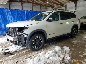 Nissan Pathfinder S 3.5L 6 2019