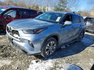 Toyota Highlander XLE 3.5L 6 2022