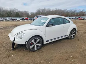 Volkswagen Beetle TURBO 2.0L 4 2012