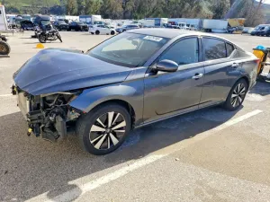 Nissan Altima SV 2.5L 4 2022