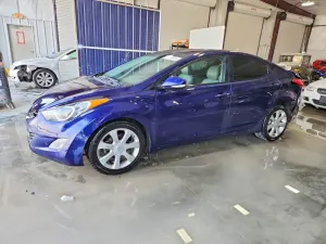 Hyundai Elantra GLS 1.8L 4 2013