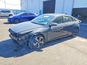 Hyundai Elantra 2.0L 4 2023
