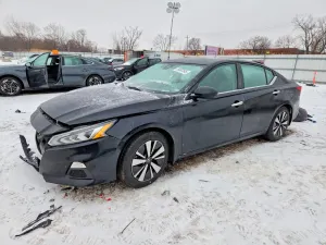 Nissan Altima SV 2.5L 4 2022