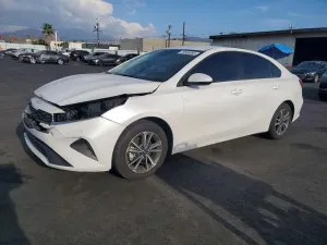 Kia Cerato / Forte / K3 LX 2 L 4 2024