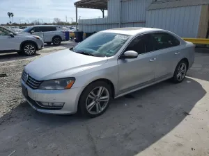 Volkswagen Passat SEL 2.0L 4 2014