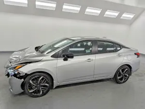 Nissan Versa SR 1.6L 4 2025
