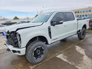 Ford F-350 6.7L 8 2025
