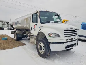Freightliner Business Class M2 106 MEDIUM DUTY 9.0L 6 2024