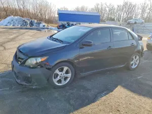 Toyota Corolla BASE 1.8L 4 2013