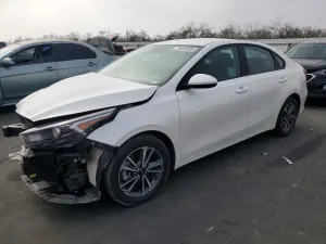 Kia Cerato / Forte / K3 LX 2 L 4 2023
