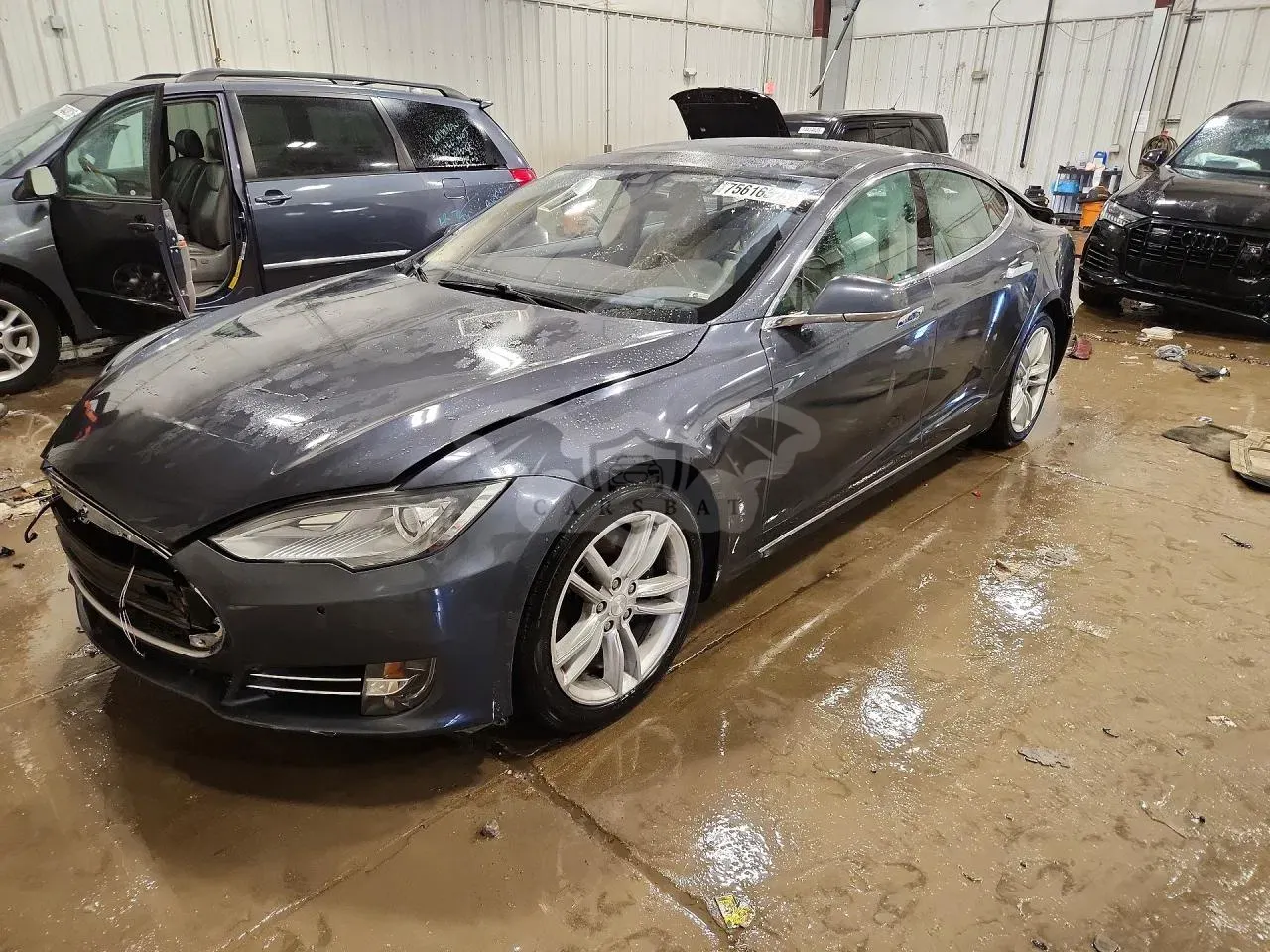 Tesla Model S 2015