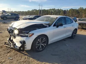 Volvo S60 PLUS 2.0L 4 2024