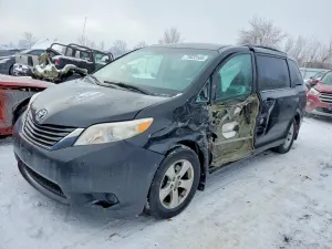 Toyota Sienna LE 3.5L 6 2013
