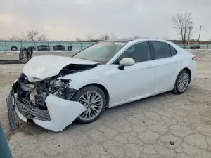 Toyota Camry XLE 2.5L 4 2020