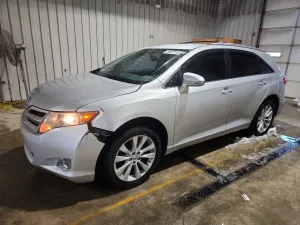 Toyota Venza LE 2.7L 4 2013