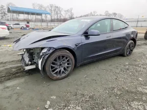 Tesla Model 3 2024