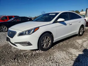 Hyundai Sonata SE 2.4L 4 2015