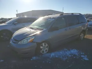 Toyota Sienna CE 3.5L 6 2010
