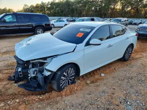Nissan Altima SV 2.5L 4 2023