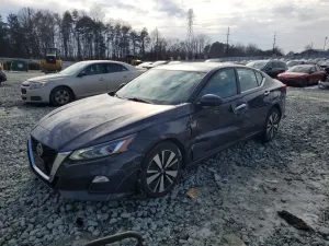 Nissan Altima SV 2.5L 4 2022