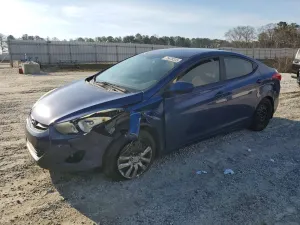 Hyundai Elantra GLS 1.8L 4 2013