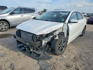 Kia Cerato / Forte / K3 LX 2 L 4 2024