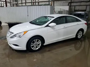 Hyundai Sonata GLS 2.4L 4 2013