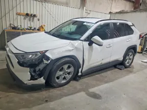 Toyota Rav4 XLE 2.5L 4 2020