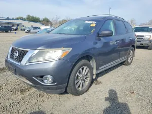 Nissan Pathfinder S 3.5L 6 2013