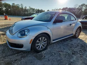Volkswagen Beetle 2.5L 5 2013