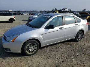 Ford Focus SE 2.0L 4 2010