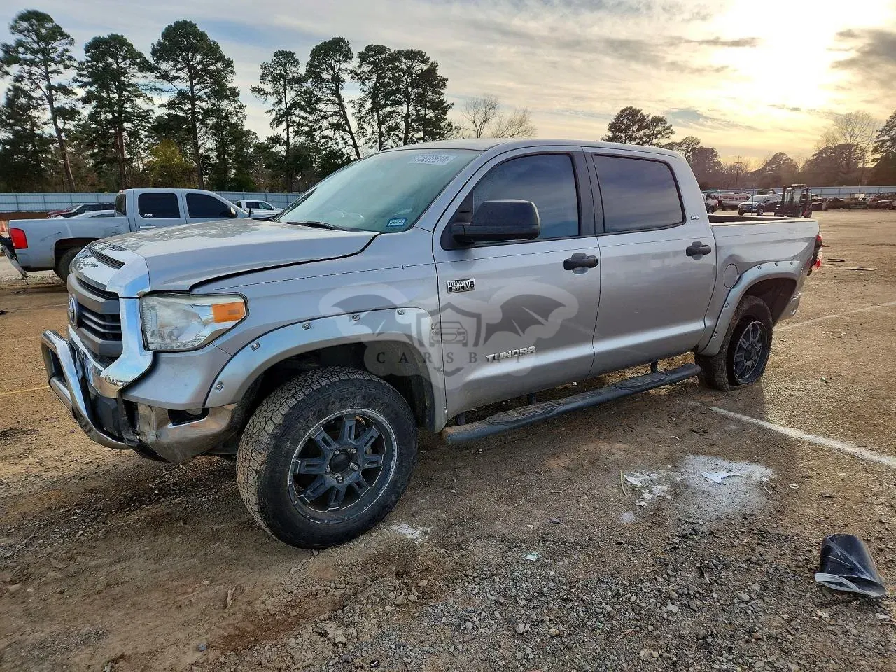 Toyota Tundra CREWMAX SR5 5.7L 8 2015