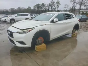 Infiniti QX30 BASE 2.0L 4 2018