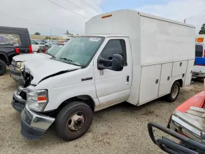 Ford Econoline E350 SUPER DUTY CUTAWAY VAN 7.3L 8 2022