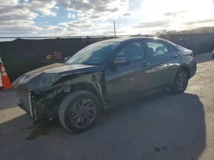 Hyundai Elantra SEL 2.0L 4 2024