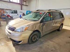 Toyota Sienna CE 3.3L 6 2004